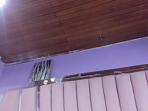 Snapshot of Sasha_Petitte chatting on 12-17-25, 03:45 Sasha Petitte online show from 12-17-25, 03:45