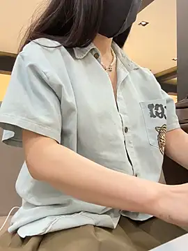 Snapshot of Yuniezy chatting on 12-15-24, 12:28 Yuniezy online show from 12-15-24, 12:28