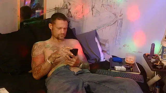 Snapshot of TheOneYouLove69 chatting on 05-04-26, 01:12 TheOneYouLove69 online show from 05-04-26, 01:12