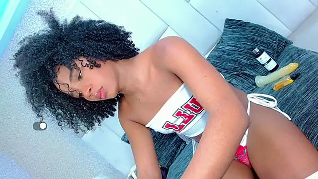 Snapshot of Andreayano chatting on 09-22-25, 06:15 Andreayano online show from 09-22-25, 06:15