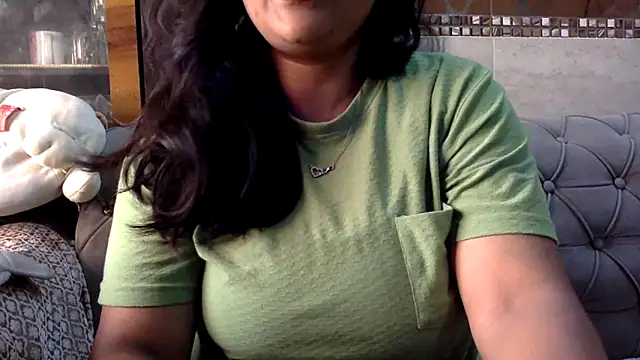 Snapshot of HaaniKaur chatting on 04-01-26, 07:42 HaaniKaur online show from 04-01-26, 07:42