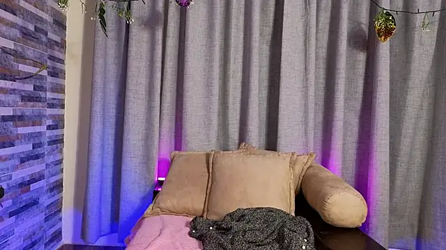 Snapshot of Hairyandsexysalma chatting on 10-09-25, 06:33 Hairyandsexysalma online show from 10-09-25, 06:33