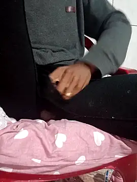 Snapshot of negosaliente chatting on 04-12-26, 06:18 negosaliente online show from 04-12-26, 06:18