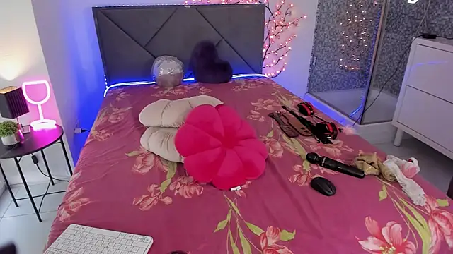 CassieEvans online show from 09-09-25, 05:18