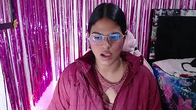 Snapshot of SweetAlmaa chatting on 04-27-26, 10:24 SweetAlmaa online show from 04-27-26, 10:24