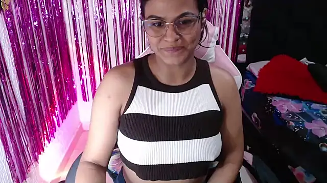 Snapshot of SweetAlmaa chatting on 06-18-26, 11:58 SweetAlmaa online show from 06-18-26, 11:58