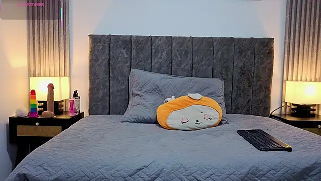 Snapshot of Ema_Stone65 chatting on 02-18-26, 06:59 Ema Stone65 online show from 02-18-26, 06:59