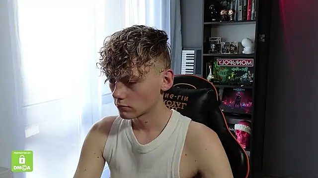 Keytaro online show from 10-28-25, 10:08