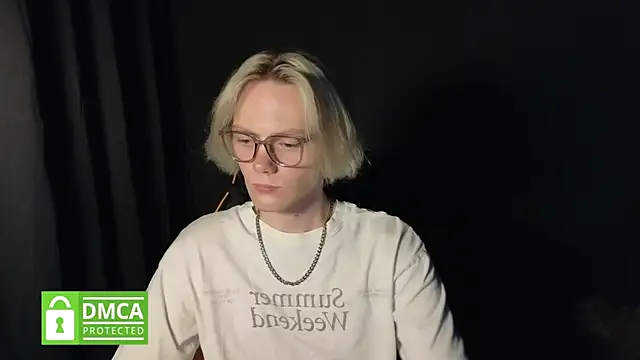 Snapshot of Keytaro chatting on 07-09-26, 12:53 Keytaro online show from 07-09-26, 12:53
