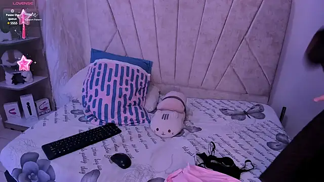 Snapshot of Kaela18 chatting on 12-06-24, 01:11 Kaela18 online show from 12-06-24, 01:11