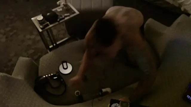 Snapshot of UnCuTupTheBuTT chatting on 10-05-25, 02:43 UnCuTupTheBuTT online show from 10-05-25, 02:43