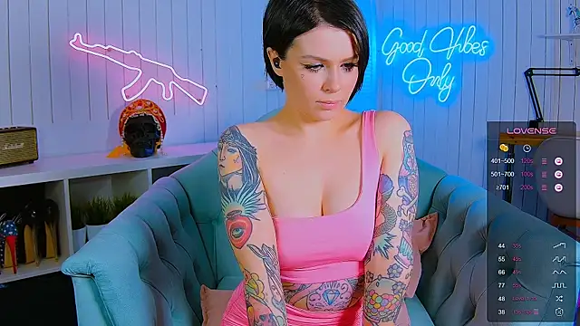 My toys pink online show from 03-16-25, 12:01