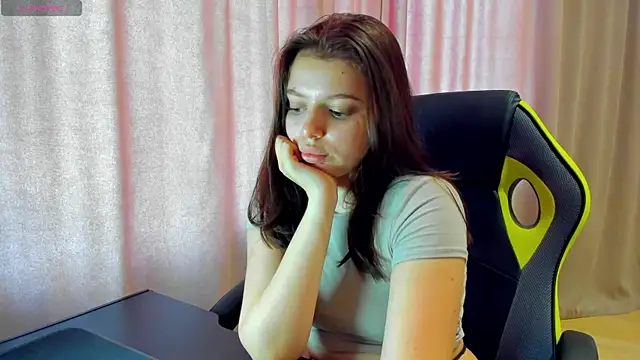 Snapshot of Nicky_Rosee chatting on 06-02-26, 05:42 Nicky Rosee online show from 06-02-26, 05:42