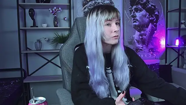 LexiWenford online show from 03-18-26, 02:58