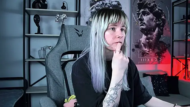 LexiWenford online show from 04-07-26, 06:03