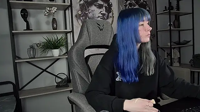 LexiWenford online show from 04-17-26, 02:58