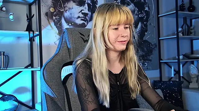 LexiWenford online show from 06-22-26, 04:20