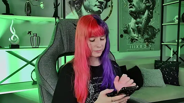 LexiWenford online show from 06-26-26, 04:50