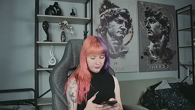 LexiWenford online show from 07-06-26, 04:31