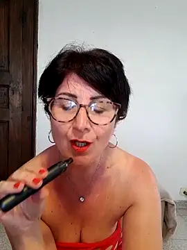 Snapshot of Viola8p chatting on 05-02-26, 03:39 Viola8p online show from 05-02-26, 03:39