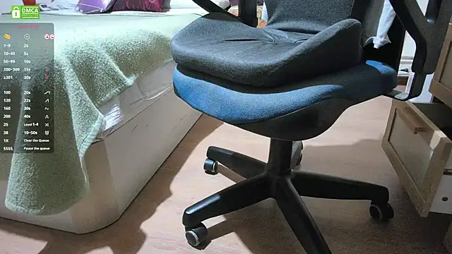 Papi Loveclits online show from 04-28-26, 08:58