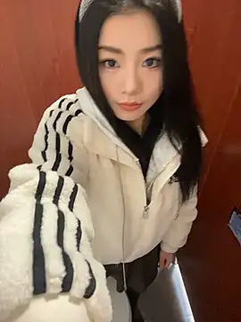 Snapshot of Asia-Melody chatting on 02-11-25, 07:54 Asia-Melody online show from 02-11-25, 07:54