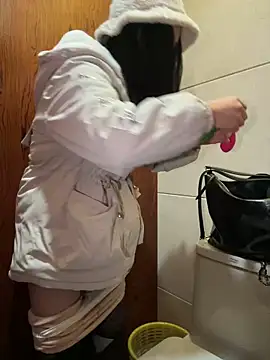 Snapshot of Asia-Melody chatting on 02-18-25, 11:33 Asia-Melody online show from 02-18-25, 11:33