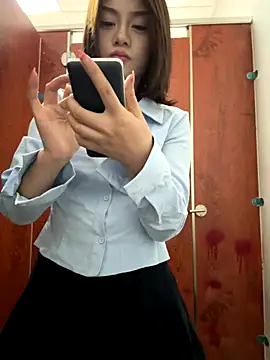 Snapshot of Asia-Melody chatting on 10-01-25, 03:45 Asia-Melody online show from 10-01-25, 03:45