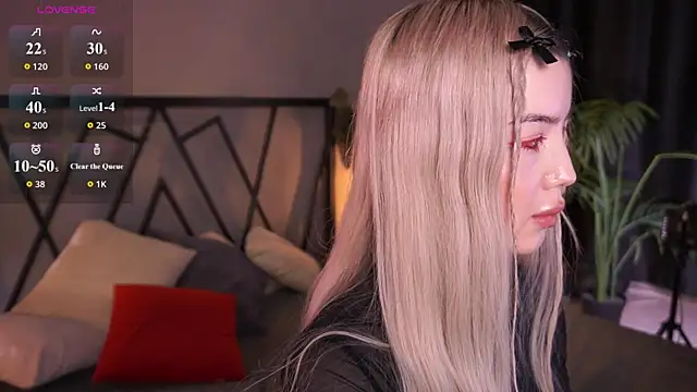 LindaThacker online show from 04-09-26, 04:23