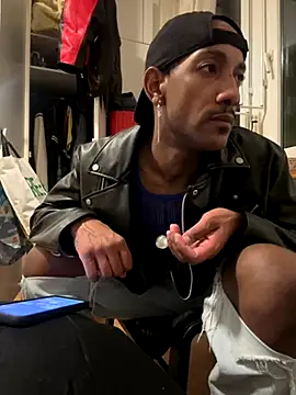 Snapshot of esteraulxxx chatting on 09-22-25, 10:23 esteraulxxx online show from 09-22-25, 10:23