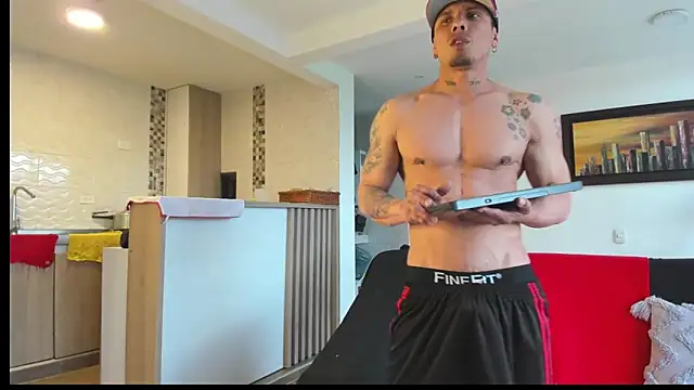 Snapshot of MARCELOANDLUCIAN chatting on 01-14-26, 10:03 MARCELOANDLUCIAN online show from 01-14-26, 10:03