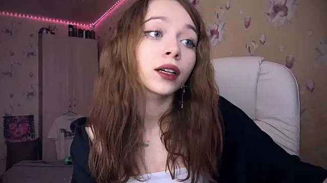 Snapshot of _SofiaBrown chatting on 02-21-25, 03:32 SofiaBrown online show from 02-21-25, 03:32