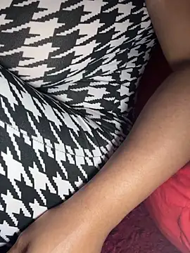 Snapshot of RoxiRedXXX chatting on 05-19-26, 05:19 RoxiRedXXX online show from 05-19-26, 05:19