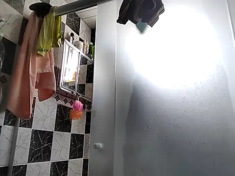 Snapshot of Binhosex2024 chatting on 10-18-25, 04:52 Binhosex2024 online show from 10-18-25, 04:52