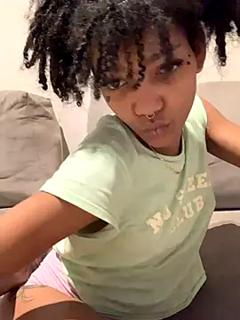 Laanegraofficial  online show from 10-20-25, 05:46