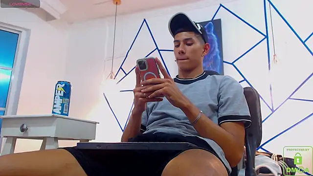 Snapshot of Valerio_20 chatting on 12-17-24, 08:10 Valerio 20 online show from 12-17-24, 08:10