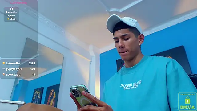 Snapshot of Valerio_20 chatting on 01-15-25, 11:30 Valerio 20 online show from 01-15-25, 11:30