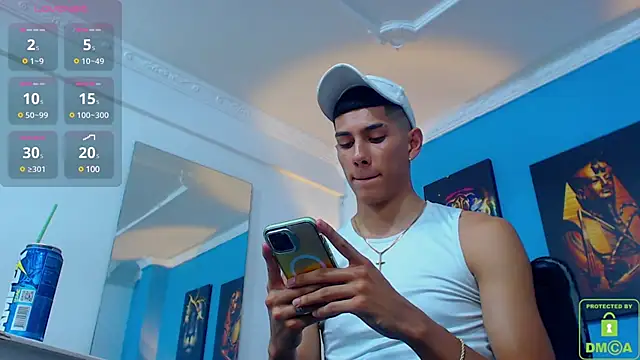 Snapshot of Valerio_20 chatting on 01-25-25, 08:10 Valerio 20 online show from 01-25-25, 08:10