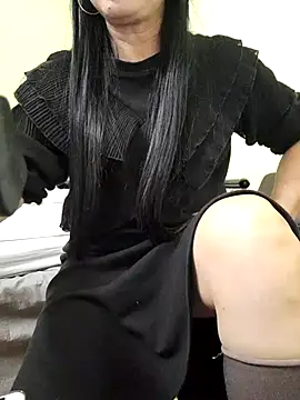 Snapshot of Hangem111 chatting on 11-21-25, 05:28 Hangem111 online show from 11-21-25, 05:28