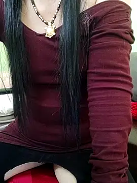 Snapshot of Hangem111 chatting on 12-18-25, 07:03 Hangem111 online show from 12-18-25, 07:03