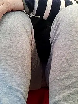 Snapshot of Hangem111 chatting on 01-07-26, 02:03 Hangem111 online show from 01-07-26, 02:03