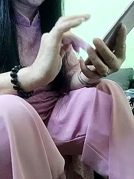 Snapshot of Hangem111 chatting on 02-02-26, 06:56 Hangem111 online show from 02-02-26, 06:56