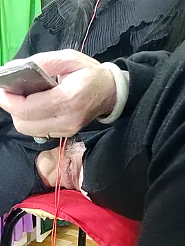 Snapshot of Hangem111 chatting on 02-07-26, 02:32 Hangem111 online show from 02-07-26, 02:32