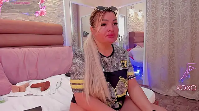 ArianaCroft online show from 05-18-26, 06:52