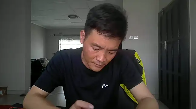 kisstoyousoon2024 online show from 01-02-25, 01:51