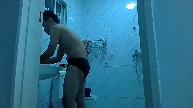 kisstoyousoon2024 online show from 03-19-25, 10:42