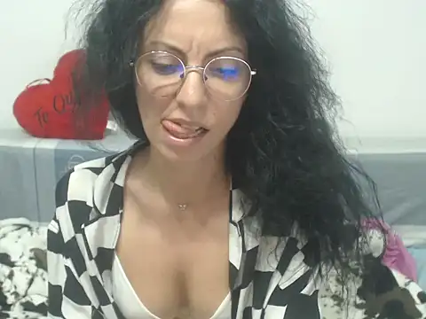 Emmatoo online show from 05-24-26, 12:48