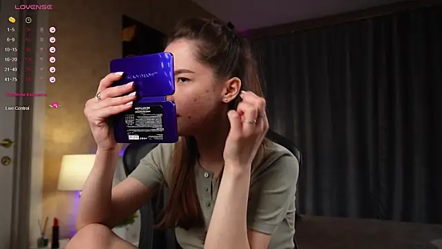 Amely Young online show from 02-06-25, 04:10