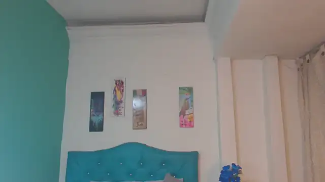 Snapshot of Cinthya-Gomez6 chatting on 03-12-25, 12:15 Cinthya-Gomez6 online show from 03-12-25, 12:15