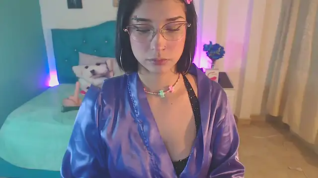 Snapshot of Cinthya-Gomez6 chatting on 03-18-25, 11:19 Cinthya-Gomez6 online show from 03-18-25, 11:19